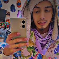 If anyone ever wants custom grip hit me up. I used to do it a lot and it  would be cool to do some more. Probably would be around the $20 mark