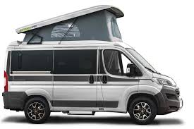 Vue Laterale Du Hymercar Sydney Avec Lit Ouvert Integre Dans Le Toit Coloris Argent Brillant Fourgon Fourgon Amenage Sydney
