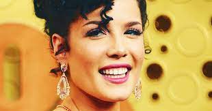 Halsey unveils album artwork at the metropolitan museum of art. Yequ4jgfuvh0zm