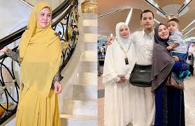 She posted a family photo with her children on instagram in october 2019. Myartis Com Myartis My Artis Ibu Aliff Syukri Muatnaik Kesetiaan Adalah Harga Mati Netizen Kurang Senang