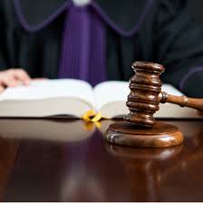 • outre les mentions prescrites par l'article 57, la requête contient l'indication précise lorsque la représentation est obligatoire, ce qui est le cas en matière de procédure écrite devant le tribunal judiciaire, ne peuvent se constituer que les avocats inscrits au. Injonction De Payer Au Tribunal D Instance 3 Choses A Savoir