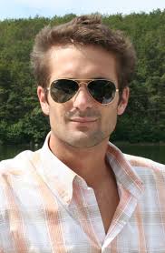 Victor PERRIN, 40 ans (AURILLAC, NANTERRE)