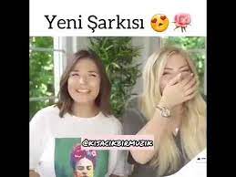 24 yaşındaki genç şarkıcının kim olduğu, nereli ve kaç yaşında olduğu merak konusu. Yeni Sarki Tugce Kandemir Danla Bilic Makyaj Videolari 2018 Youtube