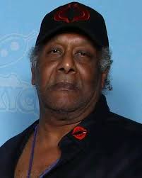 Happy birthday (RIP) to the voice of the Robot, Dick Tufeld, born this date  in 1926.