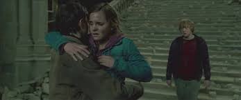 Harry potter ed i suoi due fedeli amici ermione e ron sono costretti scappare come fuggiaschi, braccati ovunque dalle forze oscure. Foto Di Emma Watson Mymovies