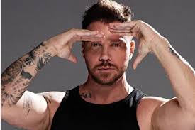 İş insanı Erdinç Acar sevgilisi Sena Akay'la Göcek koylarında