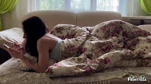 Stepmom Sharing the Bed with Step Son - XNXX.COM