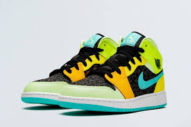 Jordan 1 High Og White Black Aurora Green Women S Shoe Pin On Conors Kicks