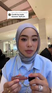 Kuat Bunyi Background