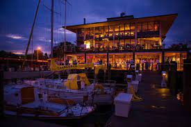 Annapolis Yacht Club Photo By Matt Mendelsohn Annapolis Wedding Waterfront Wedding Venue Dream Vacation Spots