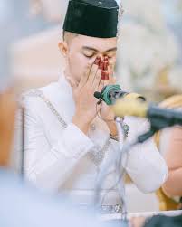 Membuat pengakuan di facebook (fb) dan instagram (ig), alha atau nama penuh, abdul al halim mohd al fadzil menjelaskan, beliau melepaskan azlin sebagai langkah. Isteri Stres Hidup Sibuk Bekerja Datuk Alha Alfa Solo Lepas 6 Bulan Berkahwin Erin Sakura