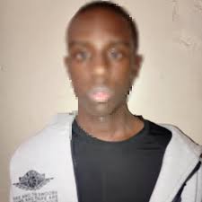 Hay'adda dambi baarista Kenya ee DCI ayaa xirtay Ibraahim Xaydar Yuusuf oo  17 jir ah una dhashay Soomaaliya, kaas oo lagu eedeeyay in uu iska soo  duubay muuqaal uu calanka Kenya ku