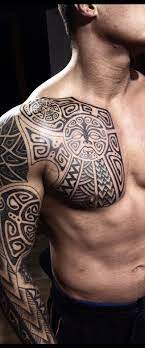 Tatuaje maoríes en el hombro y pecho. Las Mejores 58 Ideas De Tatuaje En Hombro Tatuaje Maori Hombro Tatuajes Polinesios Tatuaje Maori