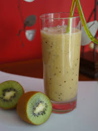 Smoothie Detox Et Revitalisant Art De Vivre Smoothie Legume Manger Sainement Desintoxication De Smoothie