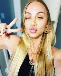 Eve Ayers's Instagram, Twitter & Facebook