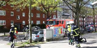 Check spelling or type a new query. Feuerwehreinsatz In Hamburg Schwerverletzter Nach Brand Im Schlafzimmer Mopo