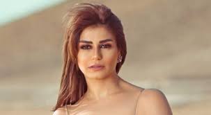 نشرت الفنانة منة فضالي، صورة لها من صيف 2019 وعلقت فضالي على صورها قائلة، مررت بأصعب لحظات حياتي بمفردي، بينما أعتقد الناس وقتها أنني بخير، ولكن الآن أنا بخير. Ù…Ù†Ø© ÙØ¶Ø§Ù„ÙŠ ØªØ«ÙŠØ± Ø§Ù„Ø¬Ø¯Ù„ Ø¨Ø¥Ø·Ù„Ø§Ù„Ø© ØµÙŠÙÙŠØ© Ø¨Ø§Ù„ØµÙˆØ±