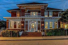 Check Out This Home I Found On Realtor Com Follow Realtor Com On Pinterest Https Pinterest Com Realtordotcom Home Old Houses For Sale Home Finder