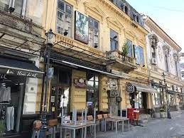 Mahalaua boema din centrul vechi: Colectiv 3 Ani NepÄƒsarea Domneste In Centrul Istoric Balcoane Ce Stau SÄƒ CadÄƒ Chiar In Sediul PoliÅ£iei Galerie Foto