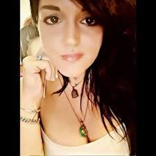 Debbie Bear's Instagram, Twitter & Facebook