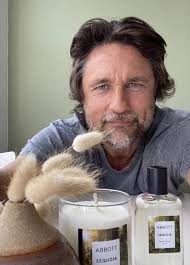 Hoy cumple 50 años Martin Henderson. Felicidades 🎂 Martin Henderson es un  actor neozelandés, más conocido por haber interpretado a Stuart Neilson en  la serie Shortland Street ​ y por su actuación