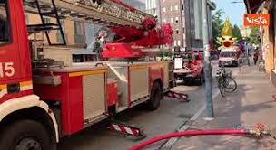 Incendio in a13 oggi a bologna: Padova Incendio In Una Palazzina In Centro Salvate Due Persone