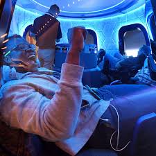 Jul 20, 2021 · blue origin was working on a capsule that could carry astronauts to the international space station, and it won a modest $25.6 million development contract from nasa. Firma Von Amazon Grunder Jeff Bezos Blue Origin Will Im Juli Mit Touristen Ins All Fliegen Stern De