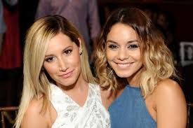 Aug 13, 2020 · vanessa hudgens is giving the world a glimpse at her fit physique. Vanessa Hudgens And Ashley Tisdale Are Renovating Their Houses Together Glamour