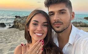 Rocío Camacho se casa: Así ha sido su romántica pedida de mano en  Formentera