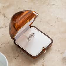 Allow your platinum diamond ring to soak for 20 to 30 minutes in the solution. How To Clean A Diamond Ring
