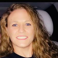 Chrissy Wallace (@chrissyw10)