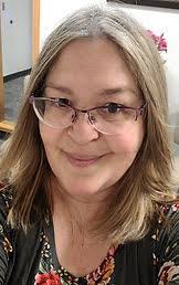 Karen Toth's Instagram, Twitter & Facebook