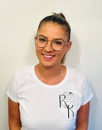 Rachel Tapper's Instagram, Twitter & Facebook