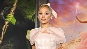 Ariana Grande fans furious after she awkwardly forgets about her six years  on Nickelodeon | Daily Mail Online