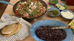 Separate the lettuce into cups and reserve. Tacos Veracruz Recipe From Rachael Ray Rachael Ray Show