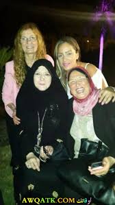 الوقور محمود ياسين فتى الشاشة الأسمر، وأفضل من قدّم الأدوار النفسية المركّبة، خسر الكثير من قامته الفنية عندما قدم امرأة سيئة السمعة مع النجمة المعتزلة شمس البارودي ونقيب الممثلين السابق يوسف شعبان. Ø´Ù…Ø³ Ø§Ù„Ø¨Ø§Ø±ÙˆØ¯ÙŠ Ø¯ÙŠØ§Ù†ØªÙ‡Ø§ Ø¹Ù…Ø±Ù‡Ø§ Ø²ÙˆØ¬Ù‡Ø§ Ø¥Ø¹ØªØ²Ø§Ù„Ù‡Ø§ Ø­Ø¬Ø§Ø¨Ù‡Ø§ ØªÙ‚Ø±ÙŠØ± ÙƒØ§Ù…Ù„ Ø¹Ù†Ù‡Ø§