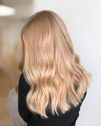 Warm And Creamy Peach Blonde In 2021 Warm Blonde Hair Honey Blonde Hair Honey Blonde Hair Color
