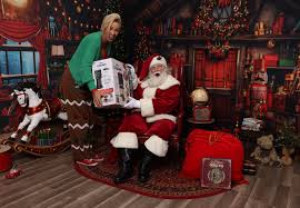 I gave Santa his very own creami.... I made him rocky road protein and he  couldn't stop taking about it so of course I had to gift him his own. I'm a