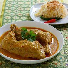 Gulai merupakan masakan khas indonesia yang terkenal dengan kuah santan yang gurih dan cita rasa pedas. Gulai Ayam Chicken Curry From Sumatra Pimentious