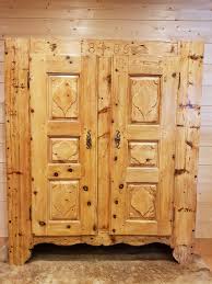 Armoire Ancienne De Bergerie Savoie Sculpte Et Date 1806 Meuble Montagnard Antiquite Montagne Armoire Ancienne Armoire Mobilier De Salon