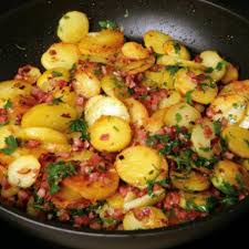 Le patate assorbiranno bene il brodo e si insaporiranno alla perfezione. Patate Arrostite Tirolesi Bratkartoffeln Una Ricetta Al Giorno