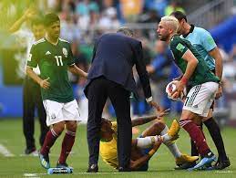 Miguel arturo layún prado is a football player for mexico's national team and the football club monterrey. Wm18 Mexikaner Miguel Layun Trifft Neymar Am Fuss Seine Reaktion Ist Legendar Mopo De