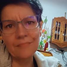 I hope you strutted that beautiful haircut to the court house to file for  divorce. 🫣