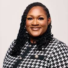 Tracie Woods, vice chancellor of Corporate, Government, Judicial, and Law  Firm Relation at #SULC, alongside members of @brsigmadst had the privilege  of presenting