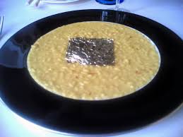 La ricetta originale del famoso piatto greco la moussaka è una ricetta greca che si prepara alternando diversi strati di melanzane fritte, carne macinata e besciamella e si può servire come secondo piatto o piatto unico. Ristorante Gualtiero Marchesi Erbusco Bs Viaggiatoregourmet Alias Altissimoceto