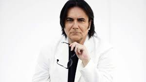 Renato fiacchini was born in rome in the via di ripetta, next to the via del. Renato Zero Tickets Fur 2021 2022 Tour Information Uber Konzerte Touren Und Karten Von Renato Zero In 2021 2022 Wegow Die Schweiz