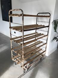 Bekijk meer ideeën over teakhouten meubelen, teakhout, meubels. Eu Vintage Specialise In Retro Vintage 1960s Furniture Teak Retro Sideboard Teakhouten Retro Dressoir Wij Zijn Eu Vintage Gespecialiseerd In Retro Jaren 60 Meubelen Retro 1960s Meubelen Jaren 60 Meubelen Charlotte Perriand Eamus