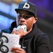 Kendrick Lamar Plays 4D Chess With Drake By Including Taylor Swift's  Producer On "6:16 In LA"