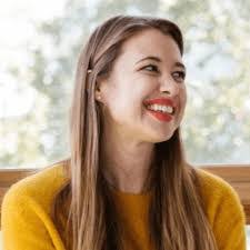 Julia Hunter's Instagram, Twitter & Facebook