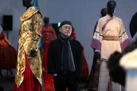 Watch crouching tiger, hidden dragon online free. Oscar Winner For Crouching Tiger Hidden Dragon Debuts Solo Artwork In Hong Kong Show South China Morning Post